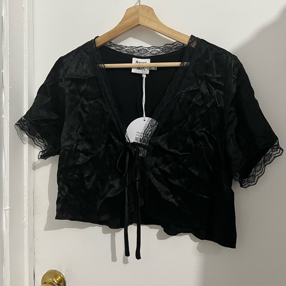 Black Tie Up Top - Picture 4 of 8